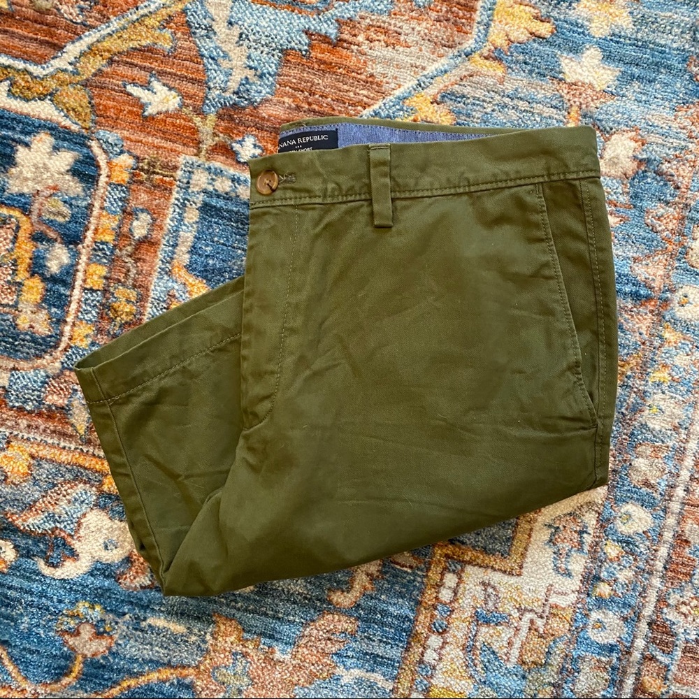 Banana Republic - Aiden Short